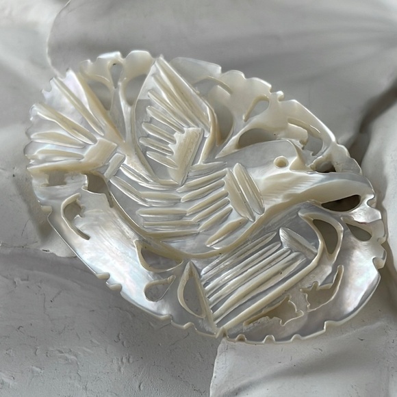 Vintage Mother of Pearl Brooch Hand Carved - Picture 2 of 7